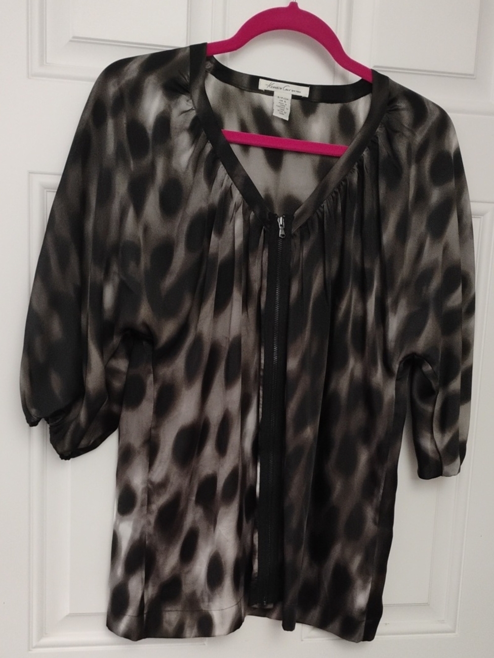 Kenneth Cole Black and Gray Abstract Zip-Front Blouse